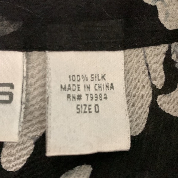 Chico's Size 0 - Small - Picture 7 of 7